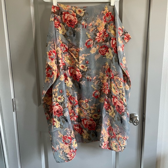Floral and Patterned scarves - Picture 13 of 16